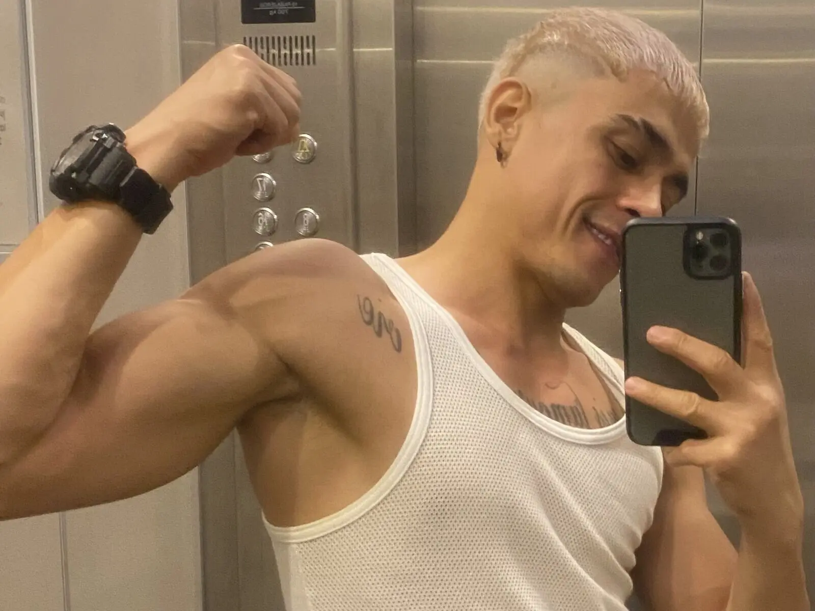 BrunoRosse's Sex ChatRoom