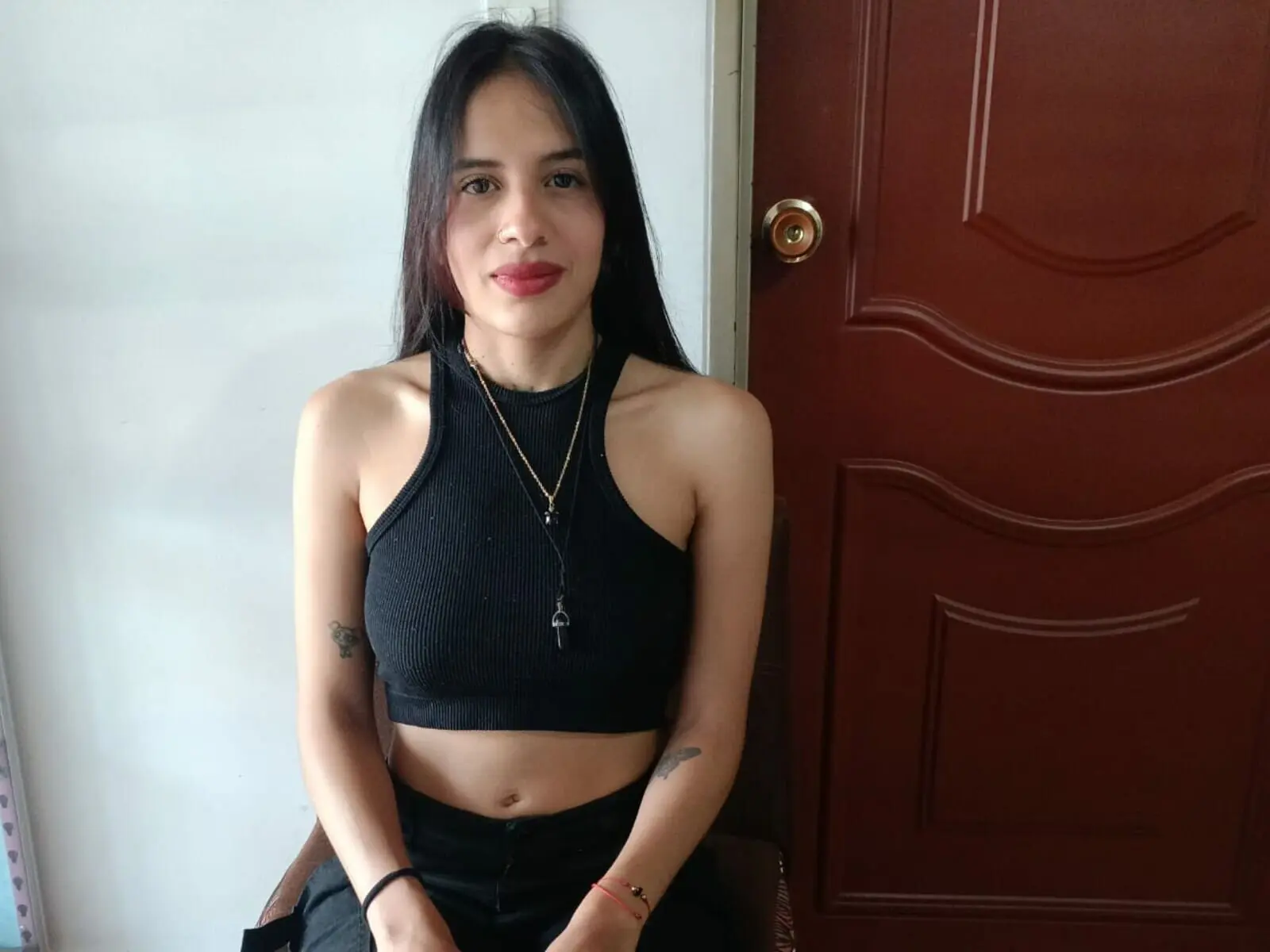 KoralDavies's Sex ChatRoom